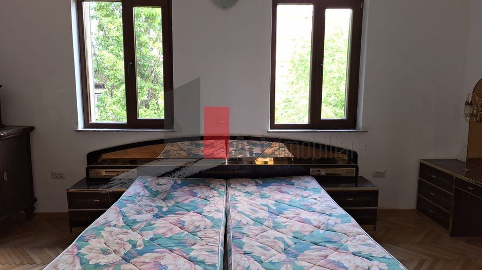 Apartamentul "KORTER" , et. 2 in vila, SINGUR PE ETAJ - Poză 5