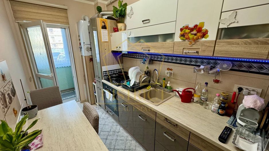 Apartament cu 3 camere mobilat si utilat la parter in Giroc la asfalt. - Poză 10