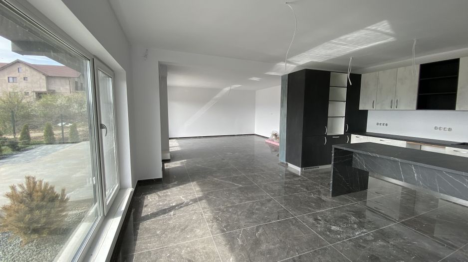 Casa individuala LA CHEIE (partial mobilata) Selimbar Sibiu - Poză 12