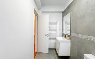 Vanzare Casa 5 Camere Pipera Rond OMV - Poză 24