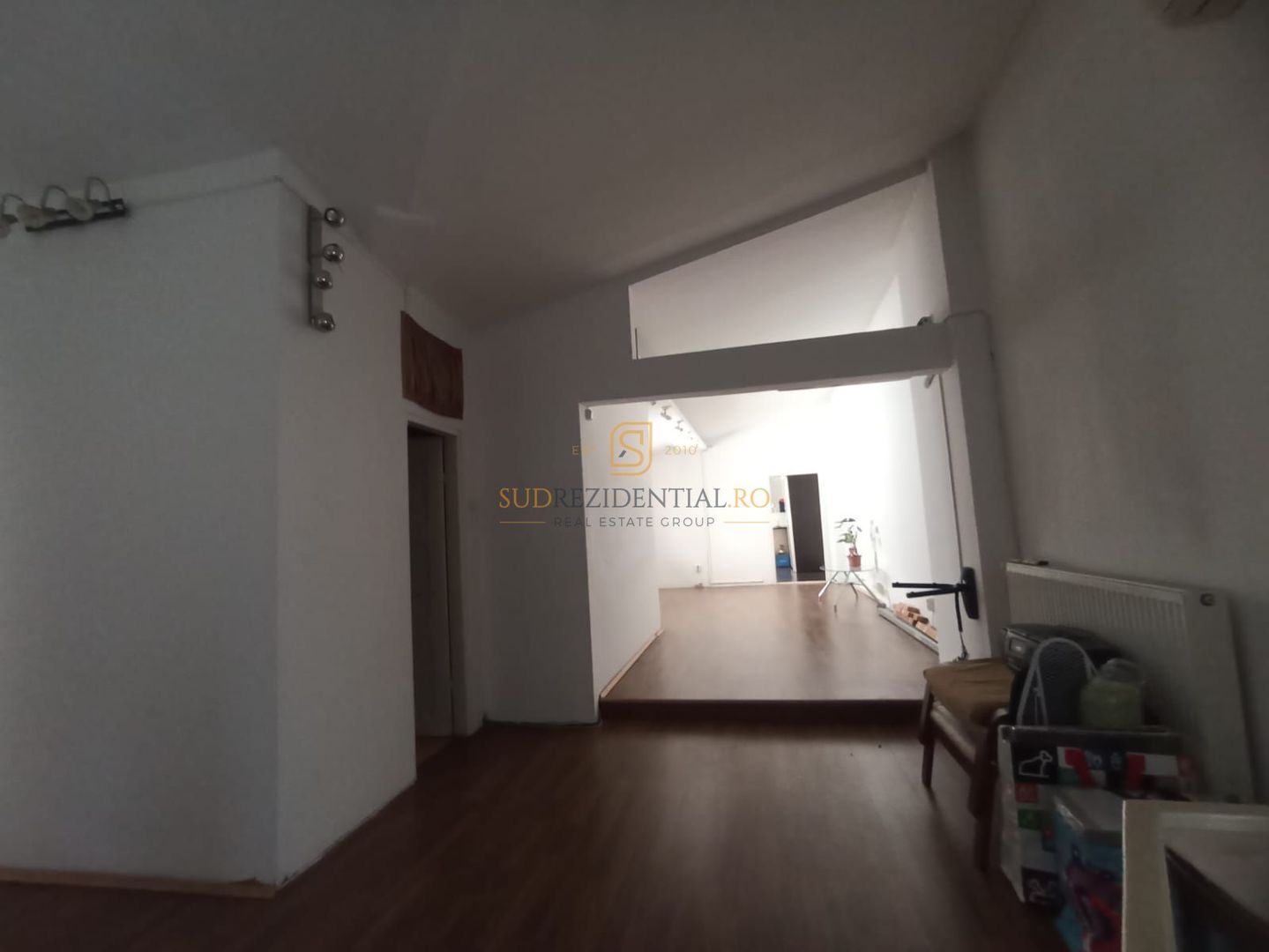 Casa spatioasa cu 7 camere, zona Bd. Brancoveanu, acces facil metrou - Poză 15