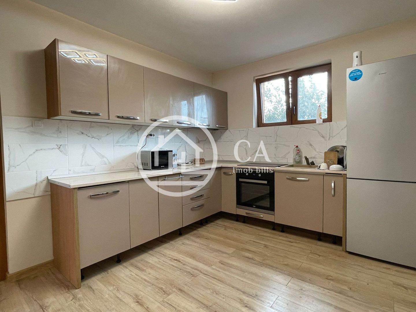 Casa de închiriat  Duplex cu 10 camere în Sanmartin, Oradea - Poză 19