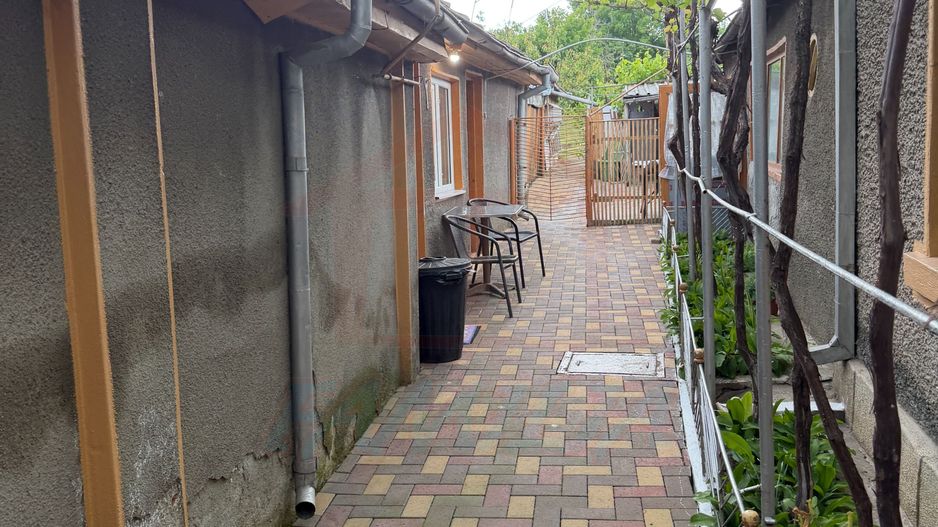 700 mp, teren intravilan, zona Centru, 150.000 euro - Poză 3