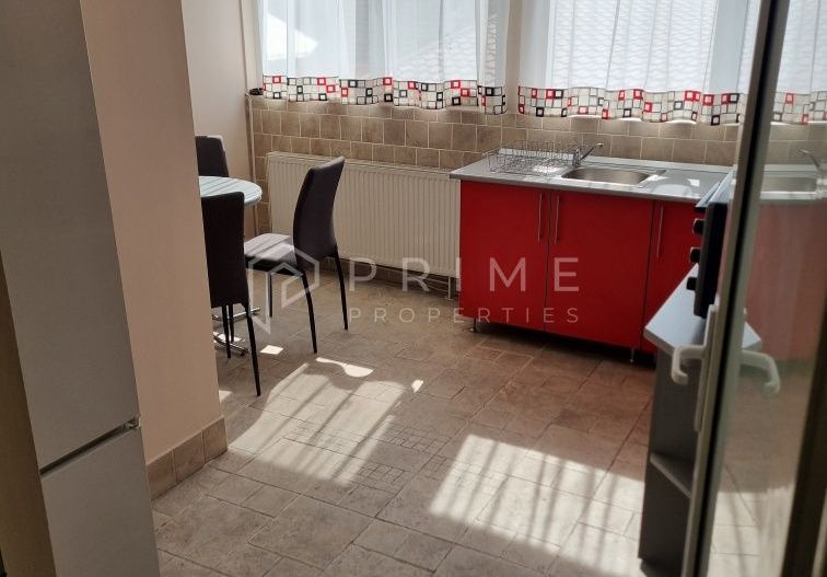 De închiriat apartament ultracentral, utilat, 3 camere, 2 băi, 140 m² - Poză 2
