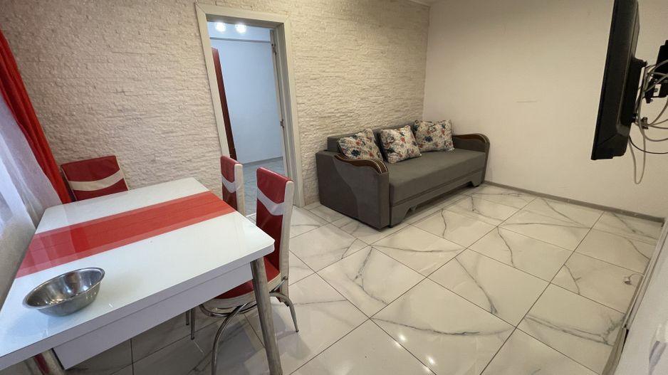 Apartament cu doua camere in zona Gh.Lazar - Poză 2