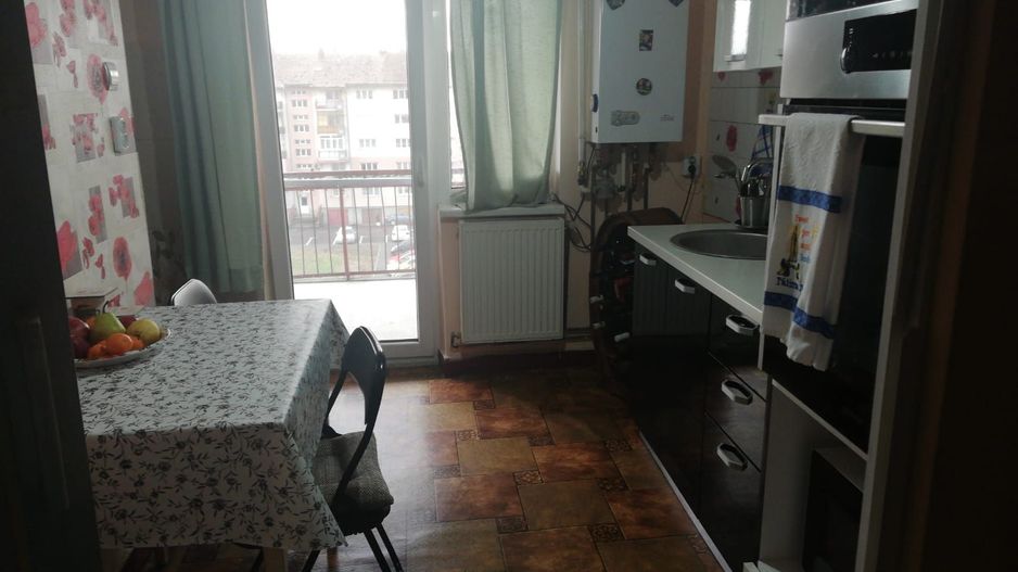 ageuropa.ro vinde ap 2 cam la etajul 4 în Carpați 2. - Poză 5