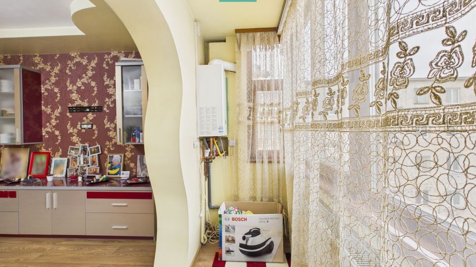 Apartament spațios cu 4 camere în Vlaicu - Poză 7