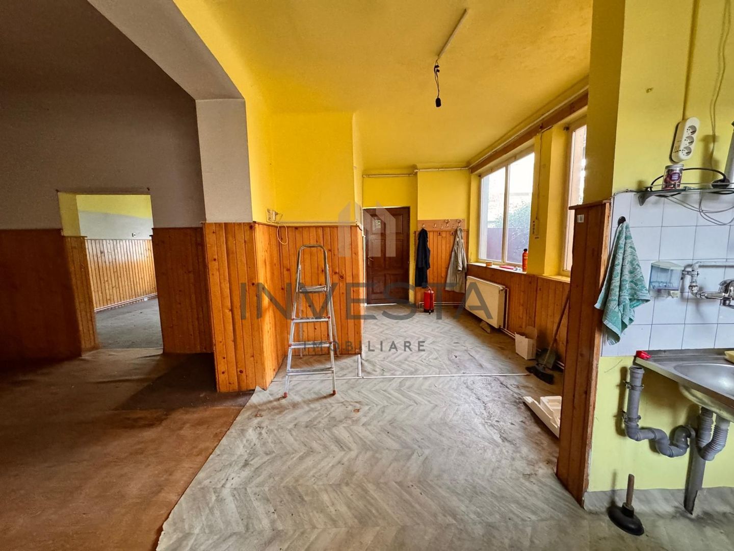 Casa zona centrala -in apropiere de The Office - teren 582 mp - Poză 1