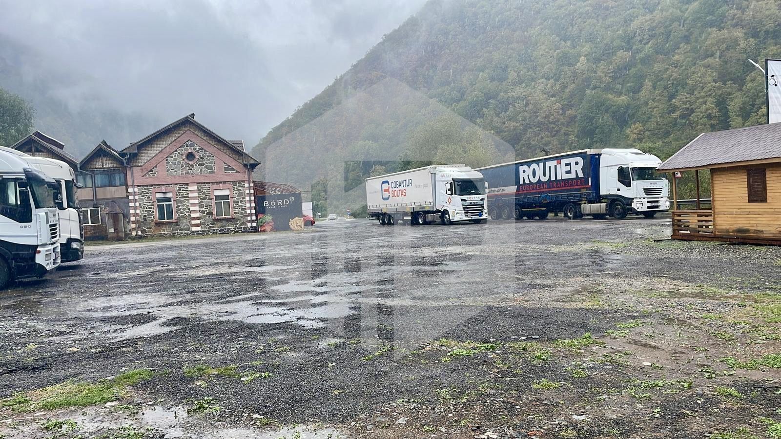 Parcare+Spalatorie/Vulcanizare/service Auto- Valea Oltului-Investitie - Poză 9