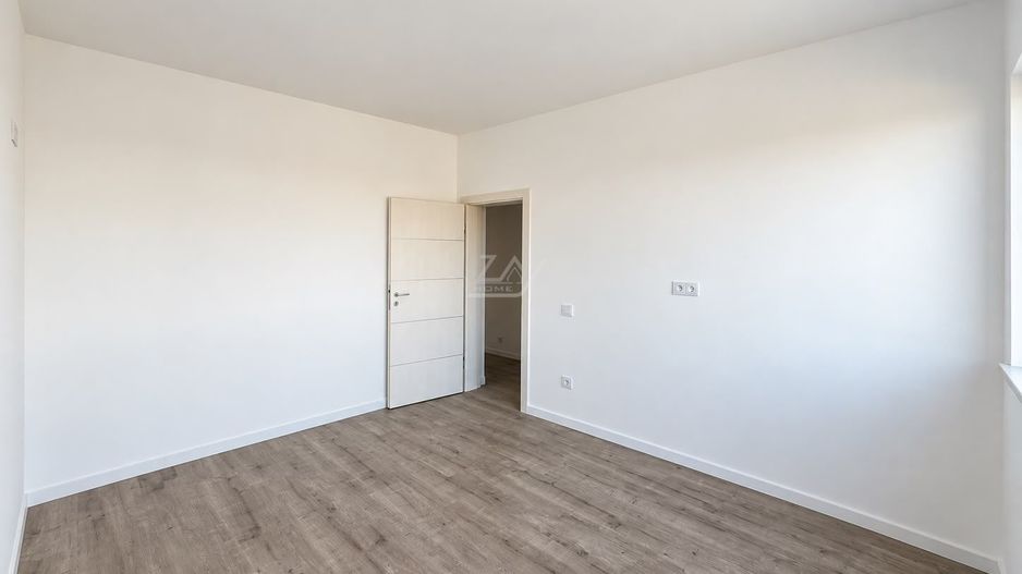 COMISION 0! Duplex finalizat cu 5 camere si 3 bai. Panouri solare. - Poză 14