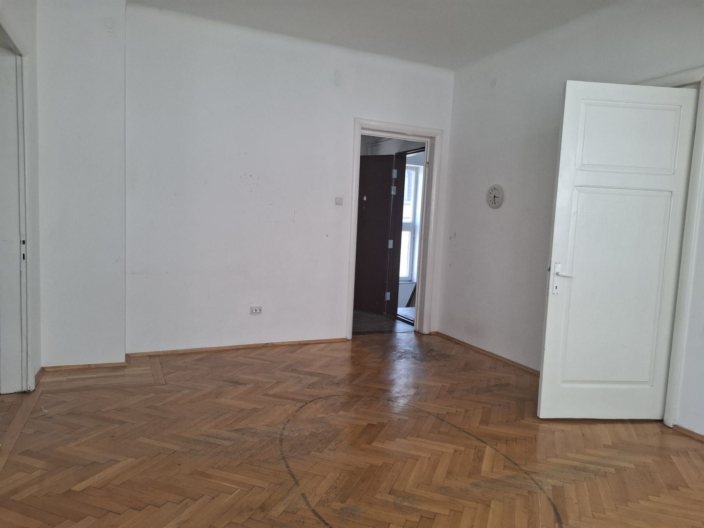 URGENT!,  PARCARE DEDICATA,CURTE EXCLUSIVA, MANSARDA BONUS, NEGOCIABIL - Poză 5