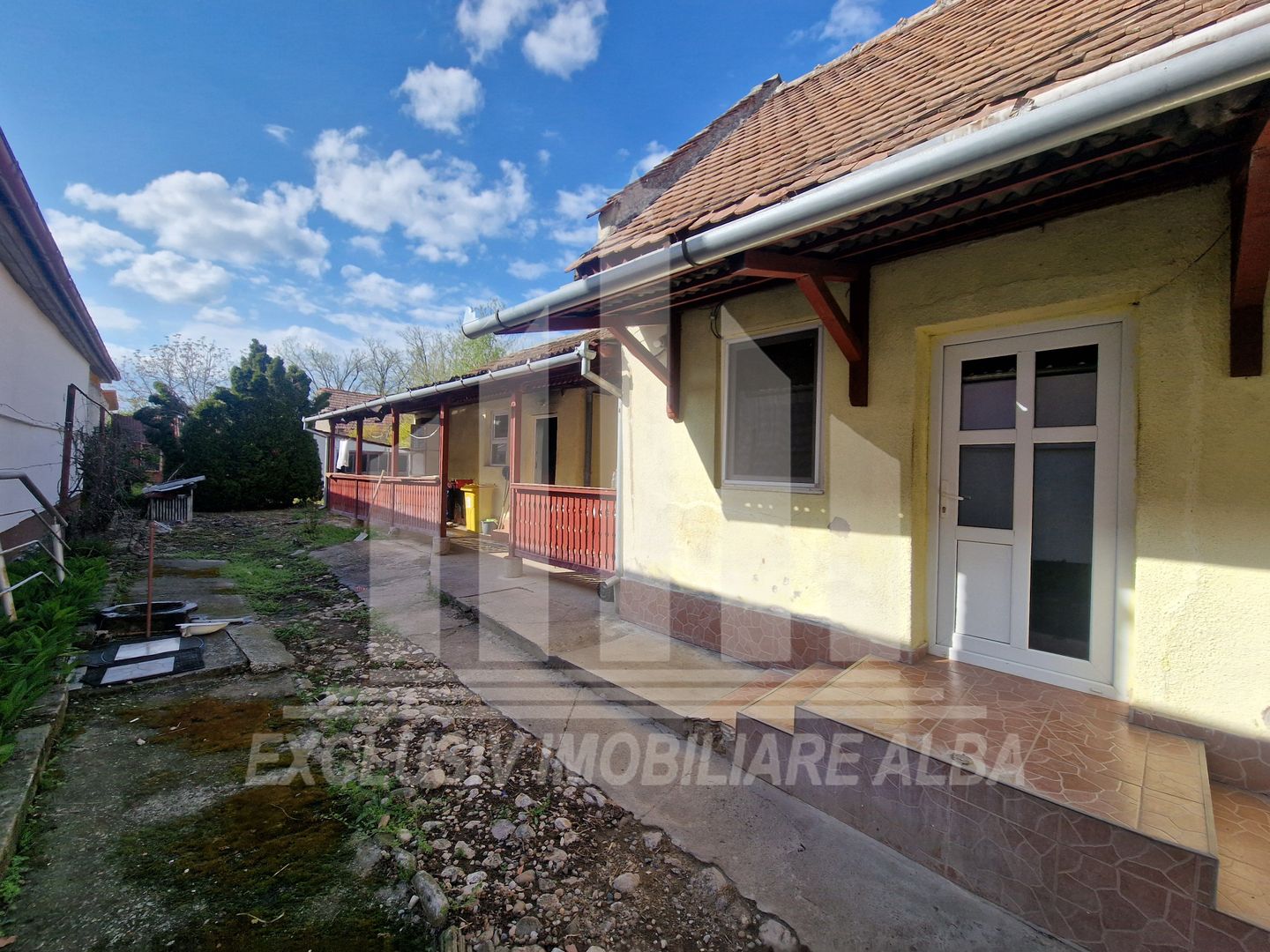 Casa de vanzare | 100 mp | 1048 mp teren | Ciugud - Poză 2