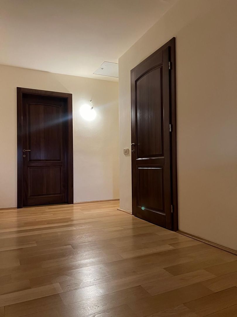 Casa individuala pozitie foarte buna si teren generos - Poză 14