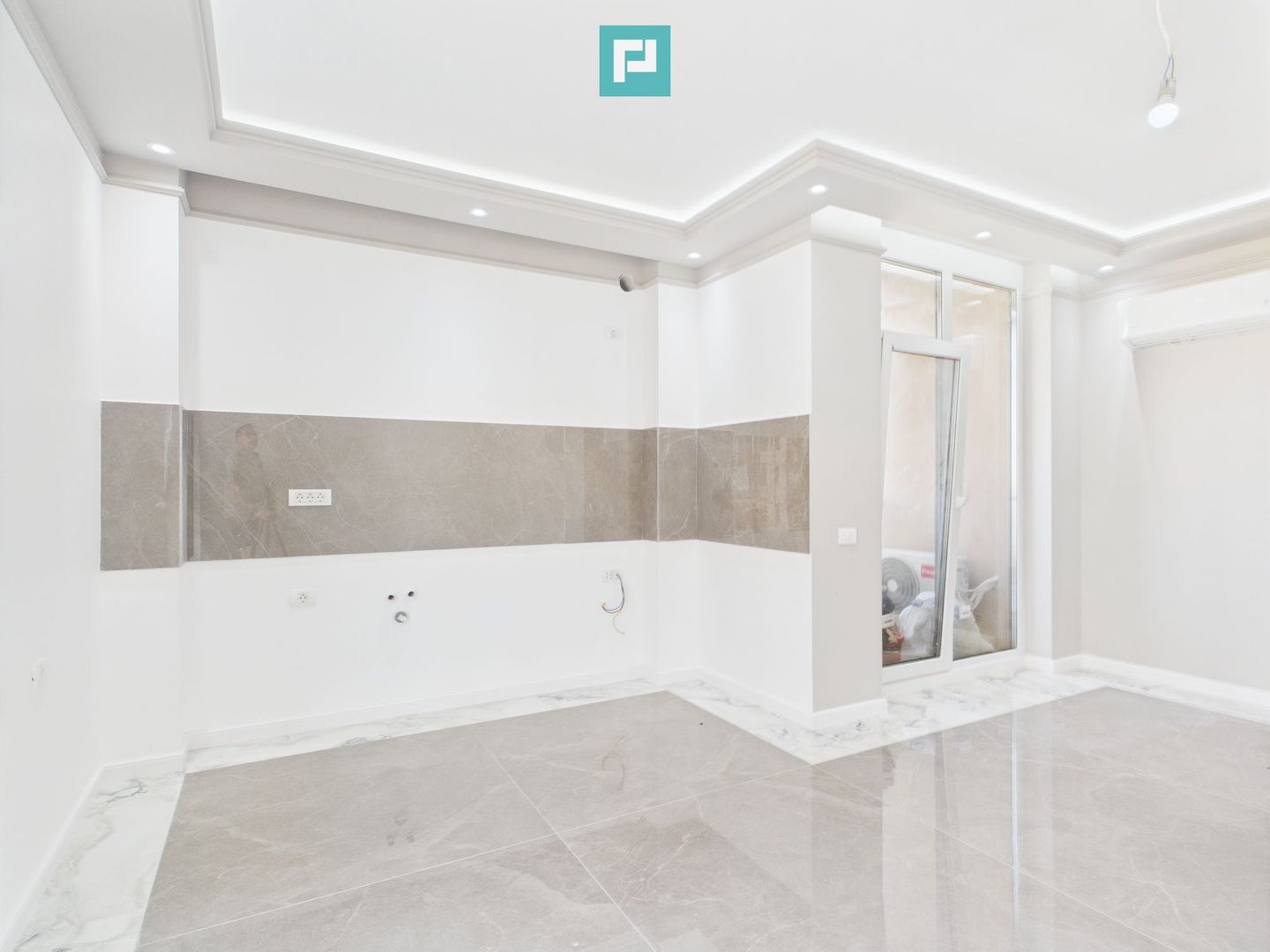 Apartament trei camere Torontalului - Poză 2