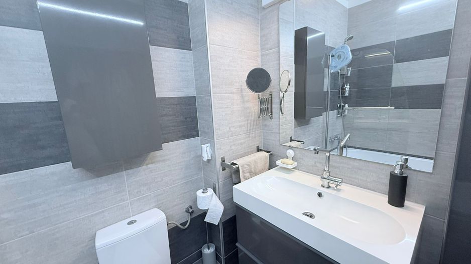 APARTAMENT DE LUX 3 CAMERE & LOC DE PARCARE BLOC 2015 MOBILAT SI UTILAT - Poză 6