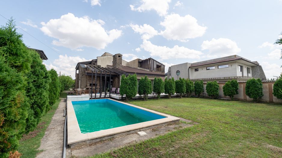 Vila cu piscina, 6 camere, 254mp utili, 815mp teren, com. Berceni - Poză 44