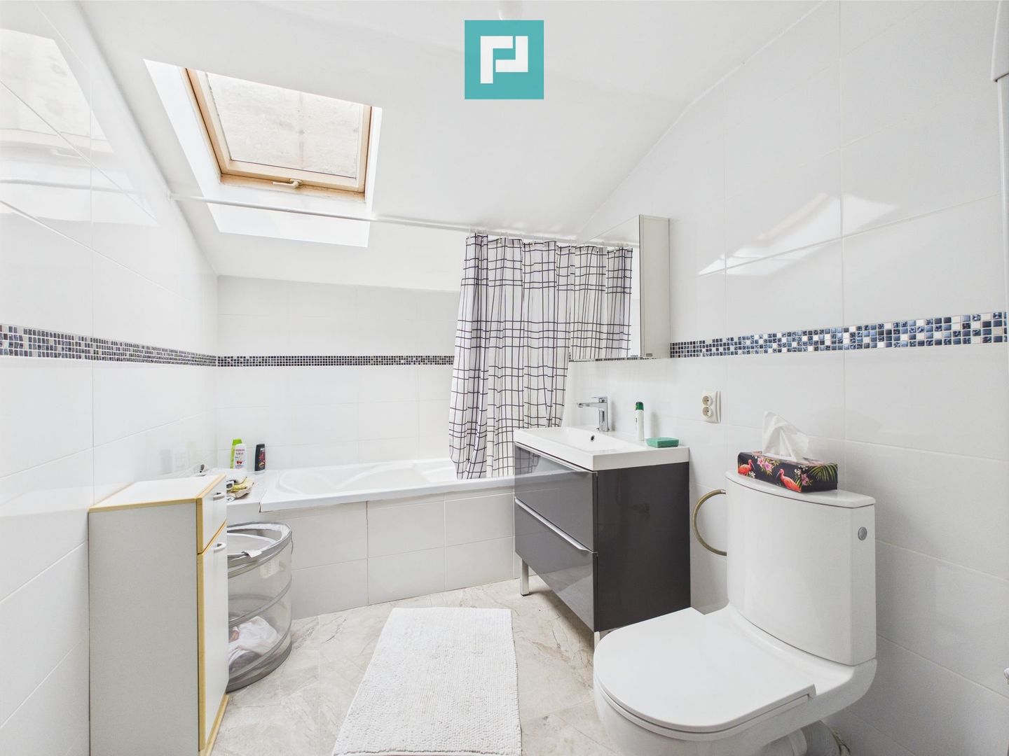 Casă cu 6 camere în zona Central - Poză 12