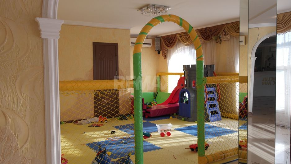 Restaurant pe prima linie Centru Mereni - Poză 14