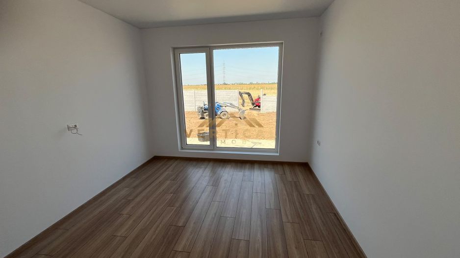 Casă Modernă cu 2 Dormitoare și Curte Berceni Ilfov - Poză 6