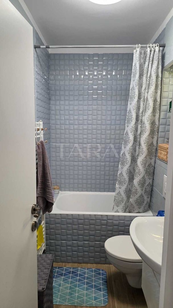 Apartament cu 2 camere decomandate, renovat, balcon închis, Gruia. - Poză 6