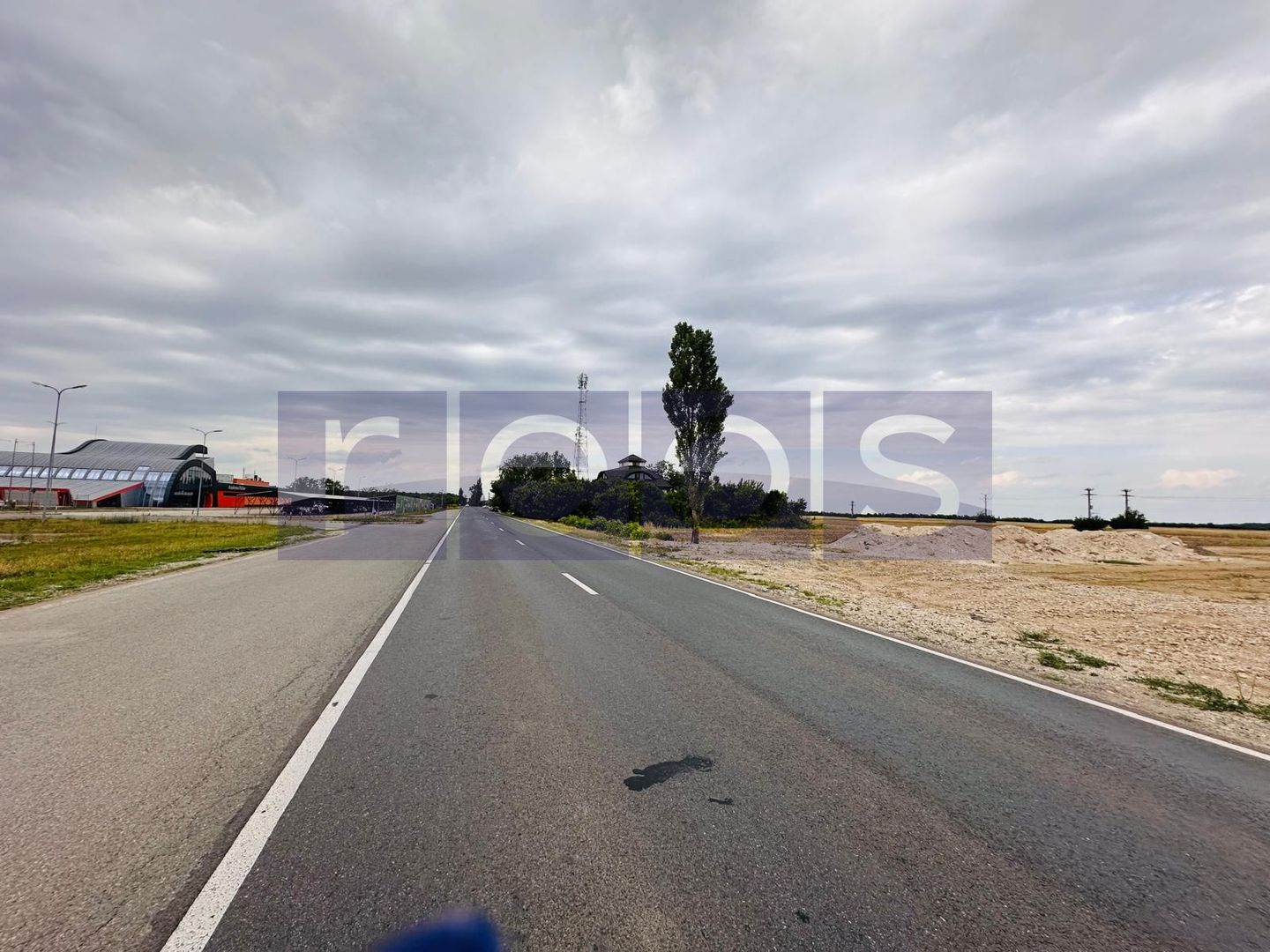 TEREN DE VANZARE CREVEDIA-COCANI 10.000 MP DESCHIDERE 70 - Poză 2