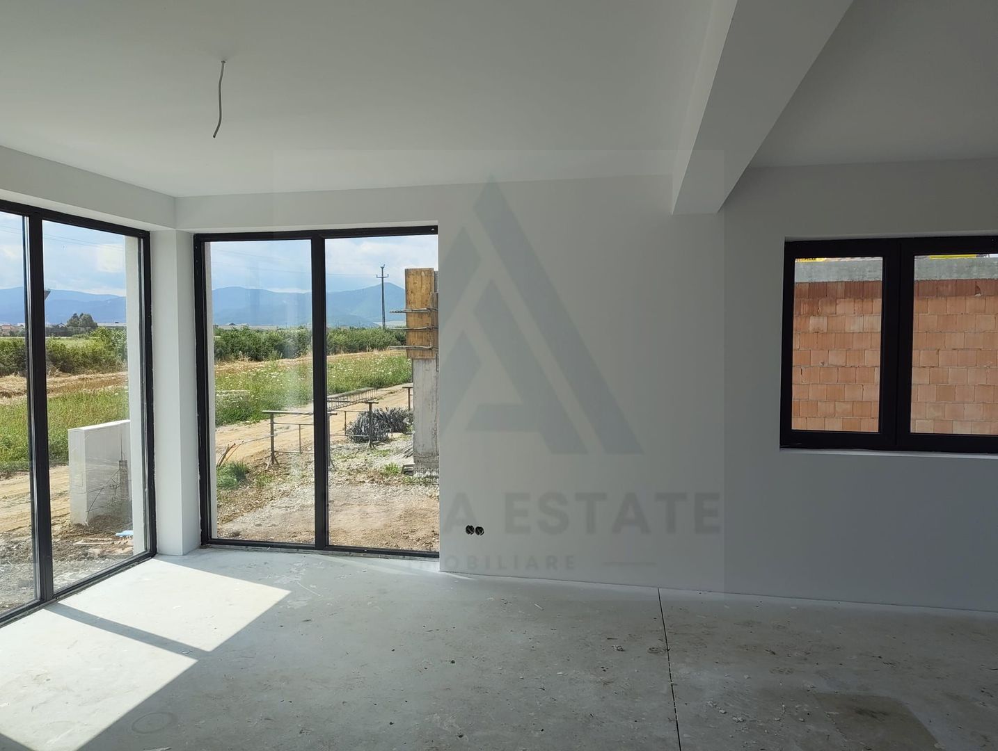 Casa premium 4 camere la alb teren de 310 mp 124 mp utili în Cristian - Poză 5