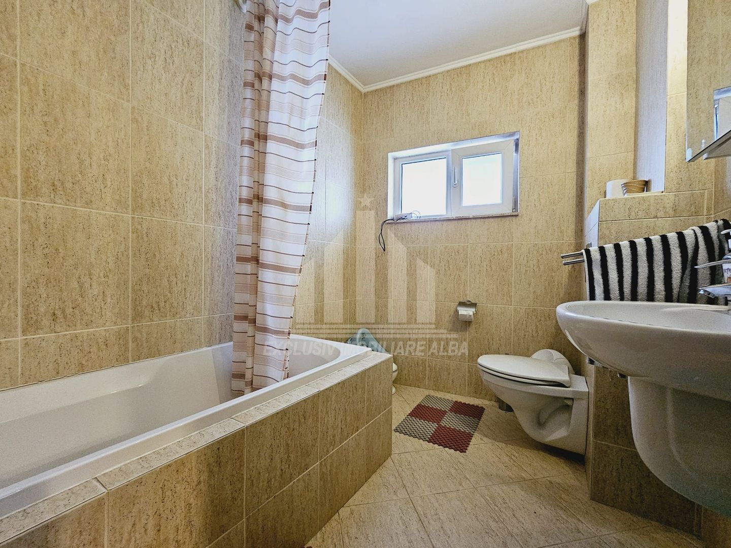 Casa individuala | Pensiune | 550 mp | 1100 mp teren | Cetate - Poză 7