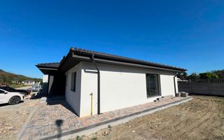 Casă Strada Făcliei, Oradea – La Cheie, Design Modern - Poză 3