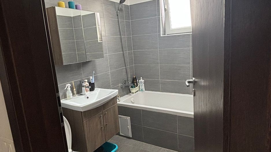 Garsoniera decomandata Prelungirea Ghencea Loc de parcare - Poză 12