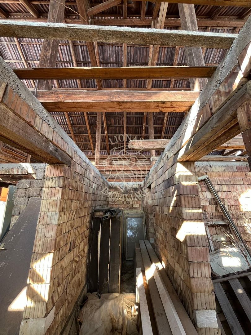 Casa la rosu-Zona Bistrita Bargaului-Teren-700mp - Poză 4