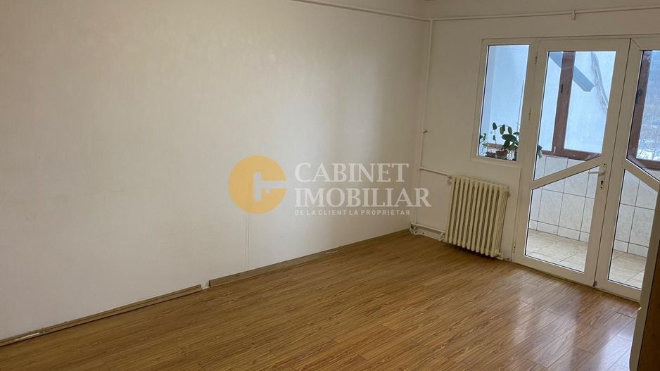 4 Camere Decomandat - Nicolina - Cug - Etaj 3 - Bloc 1986 - Poză 2