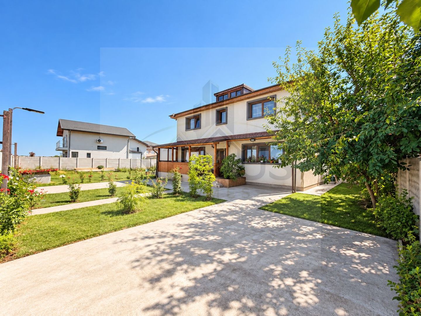 Casa individuala - 211 mp utili - 6 cam - 4 bai - Necesita investitie - Poză 2