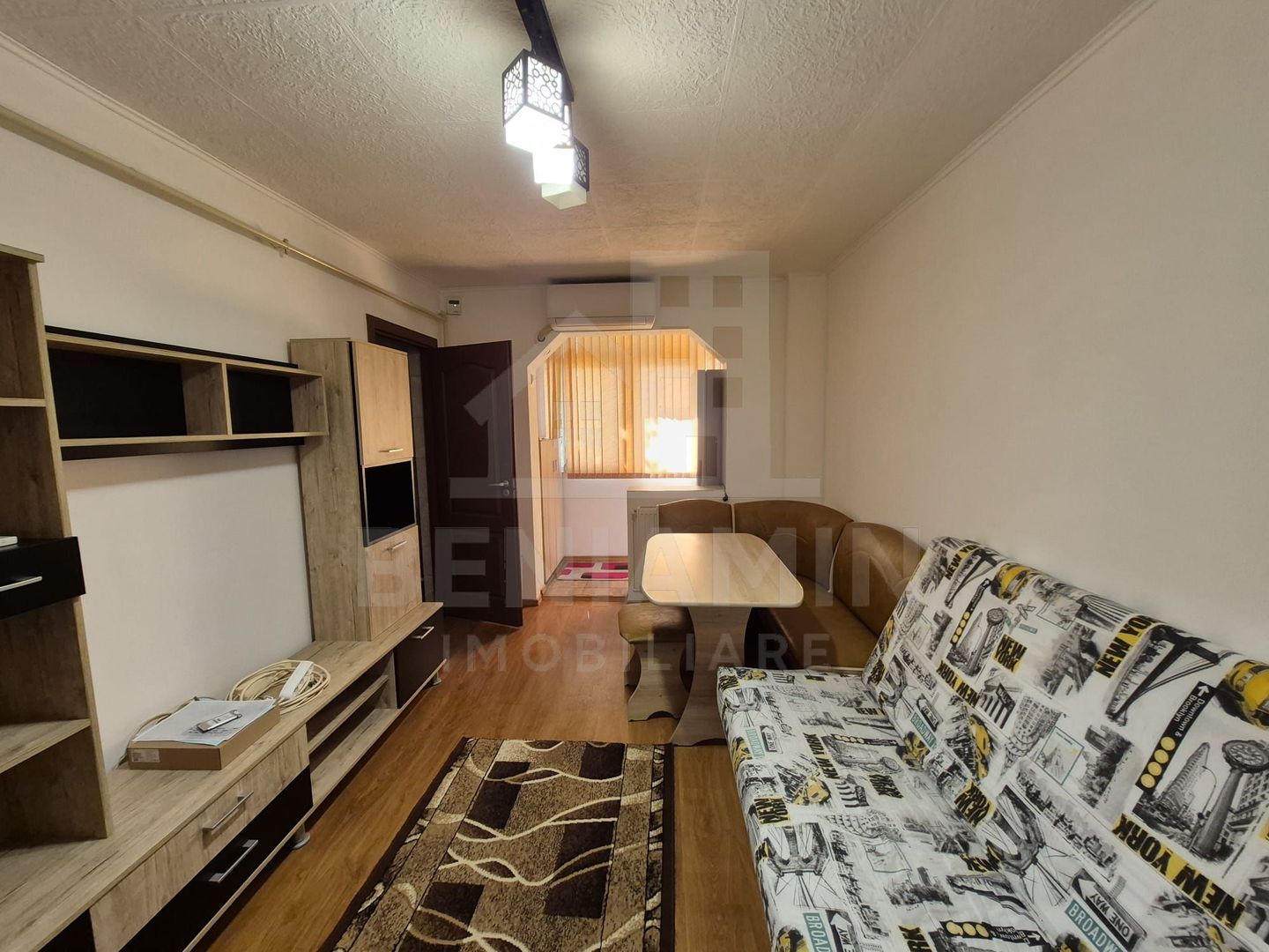 3Camere-50mp-Etaj3- Centrala Termica-50mp-Aer Conditionat-Cv9-Materna - Poză 1