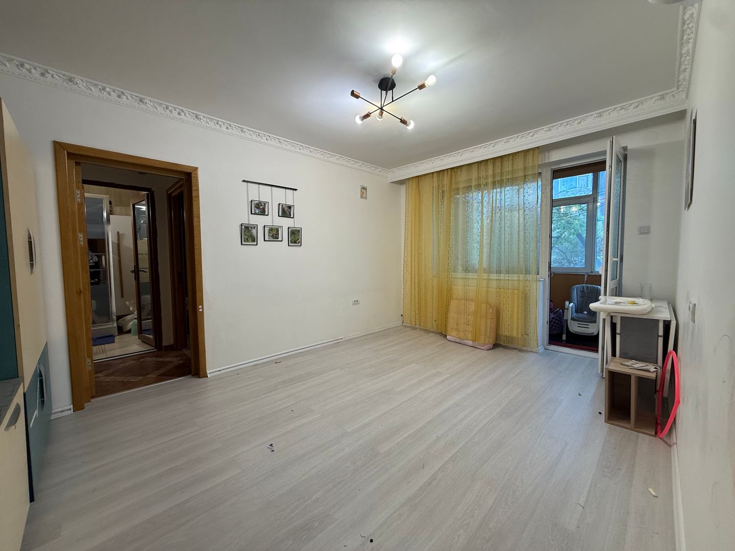 Apartament cu 3 camere de vânzare în zona Tomis Nord Constanta - Poză 1