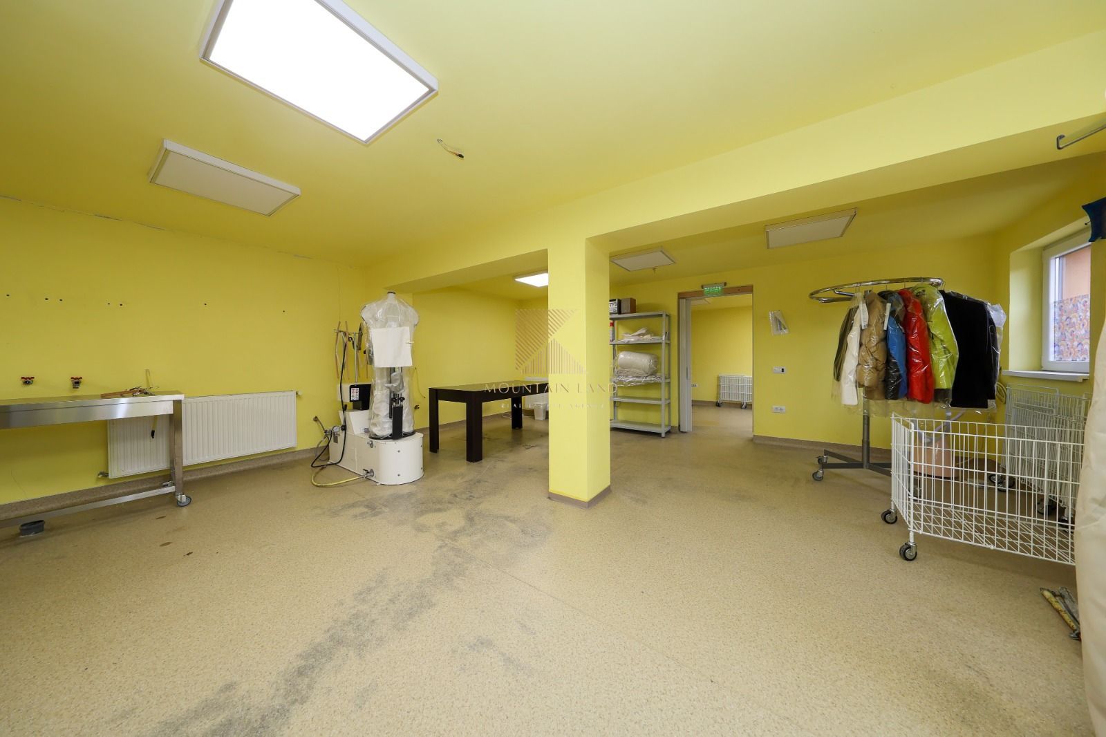 Proprietate mixtă cu spațiu comercial și locuință, Cristian - Poză 3