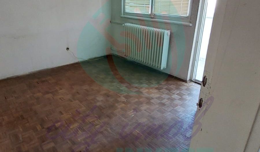 4 camere ultracentral | Universitate – Romană | Ideal locuire sau investiție - Poză 3