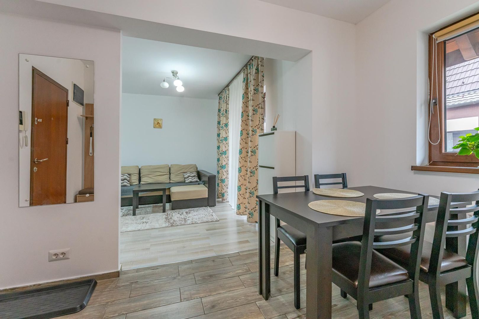 Apartament mobilat si cu loc de parcare - Poză 5