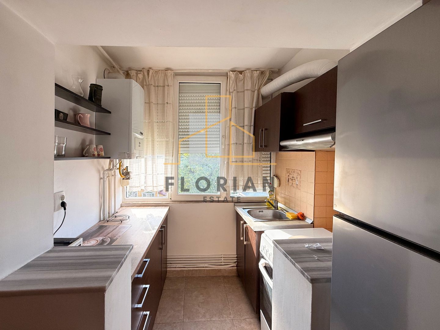 Apartament cu 3 camere, decomandat, 450 euro/ Calea Lipovei, Tm - Poză 12
