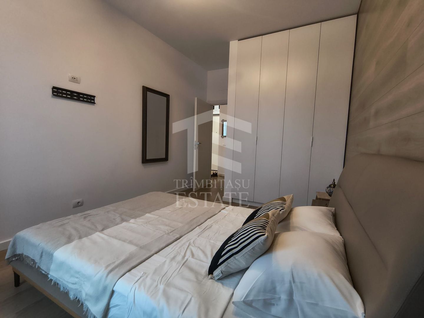 Comision 0,Inchiriere 2 cam parter,terasa proprie deosebit Laminorului - Poză 7