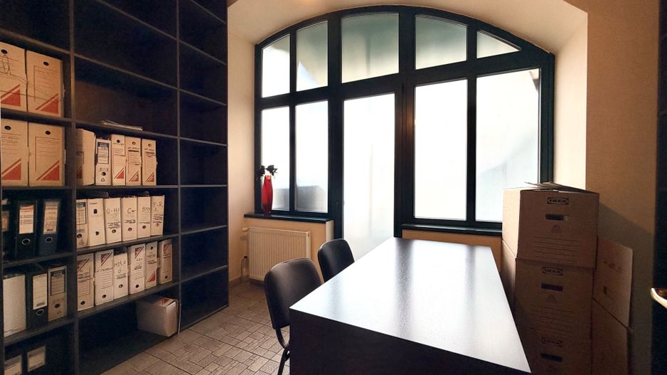 4 camere Ultracentral  - Piața Unirii, ideal birouri, parcare in curte - Poză 17