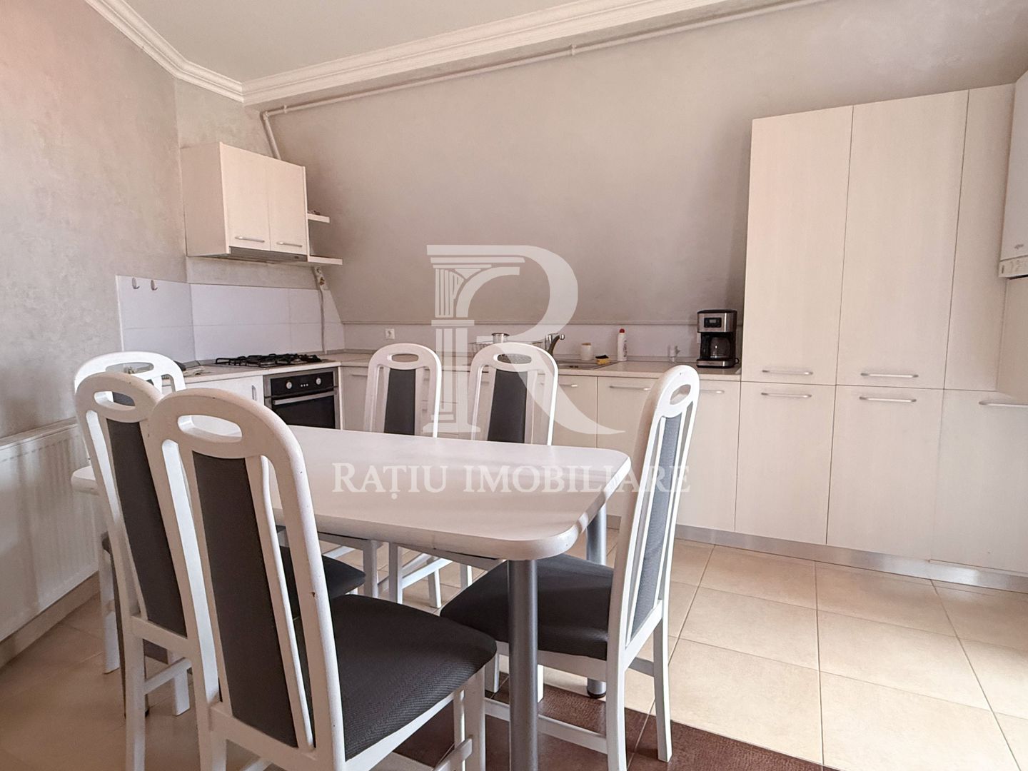 Apartament cu 4 Camere de Închiriat | Centru | Oradea - Poză 7