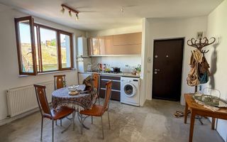 Apartament in vila, etajul 1, Zona Pasapoarte! Garaj inclus in pret! - Poză 6