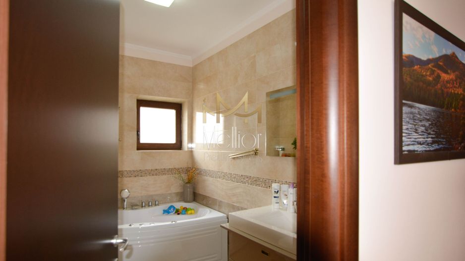 Casă spațioasă de vânzare în Gheorgheni – vedere spre parc - Poză 15