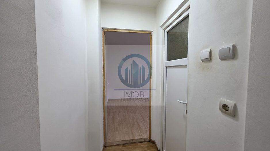 Apartament 2 camere de vanzare parter SU 51 Deva Al. Constructorilor - Poză 13