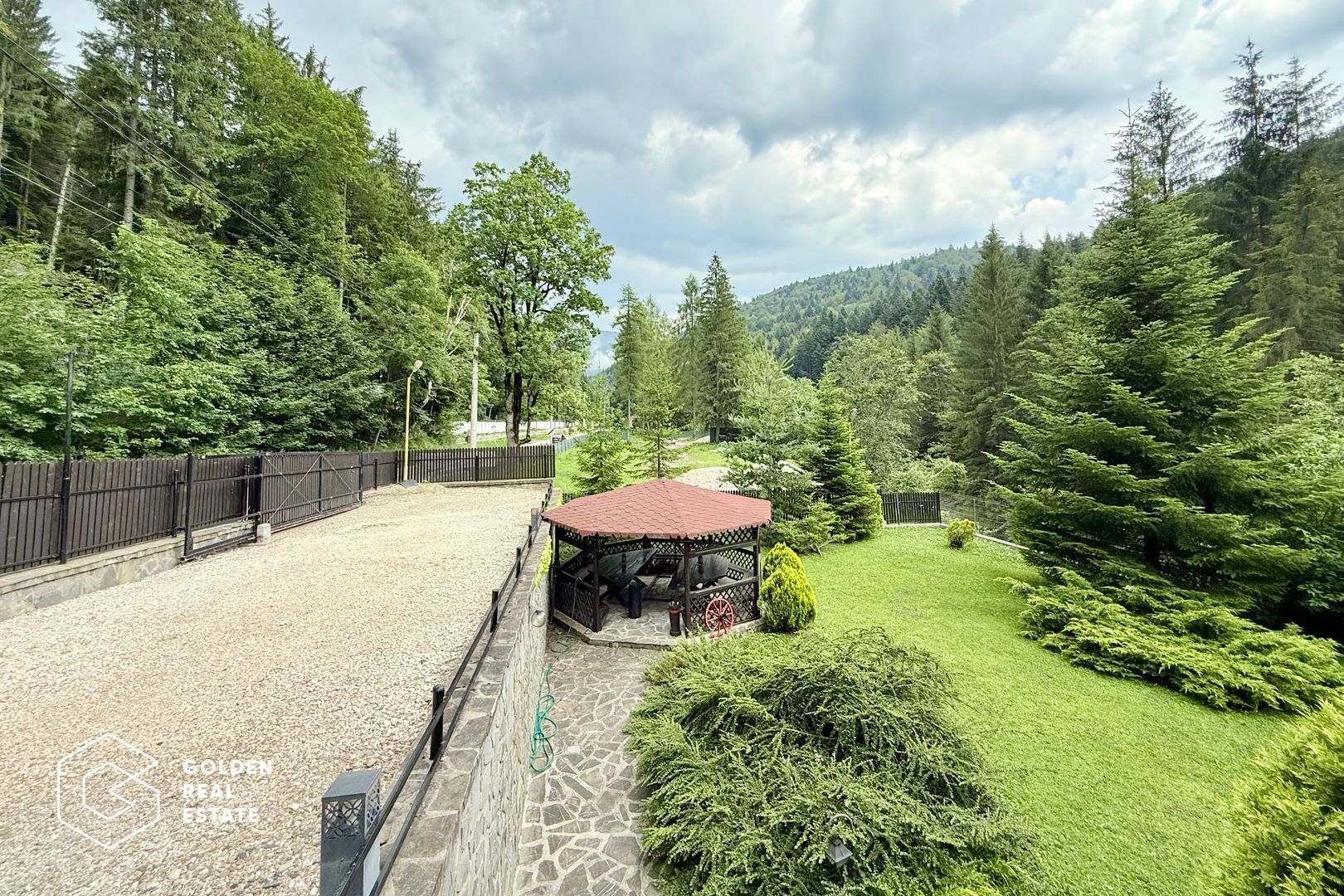 Vila de exceptie in Sinaia, mobilata, utilata, cu vedere superba - Poză 5