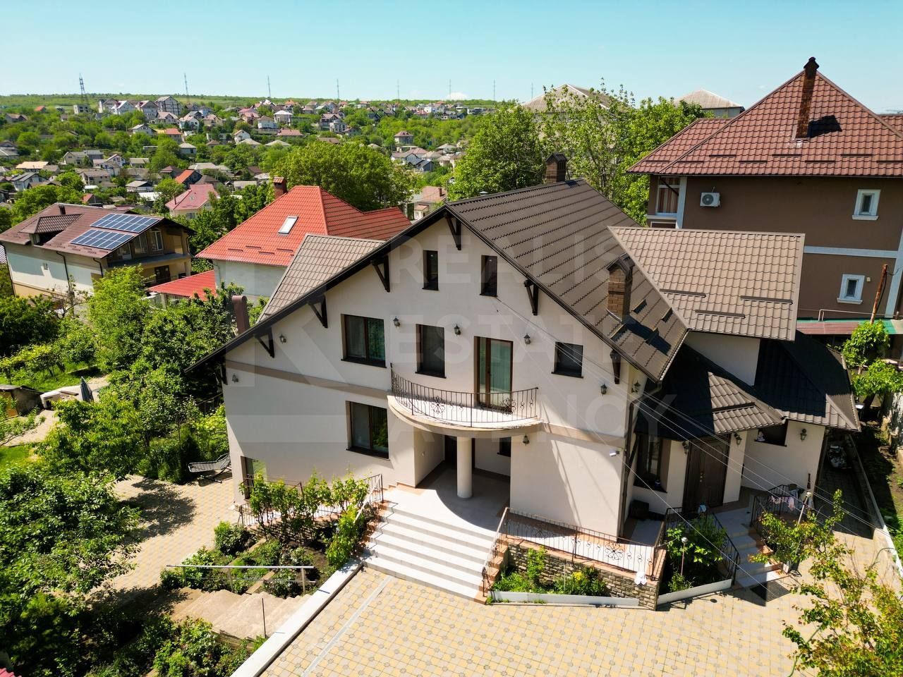 Chirie, Duplex, 6 camere, Strada Vasile Lupu, Buiucani - Poză 2