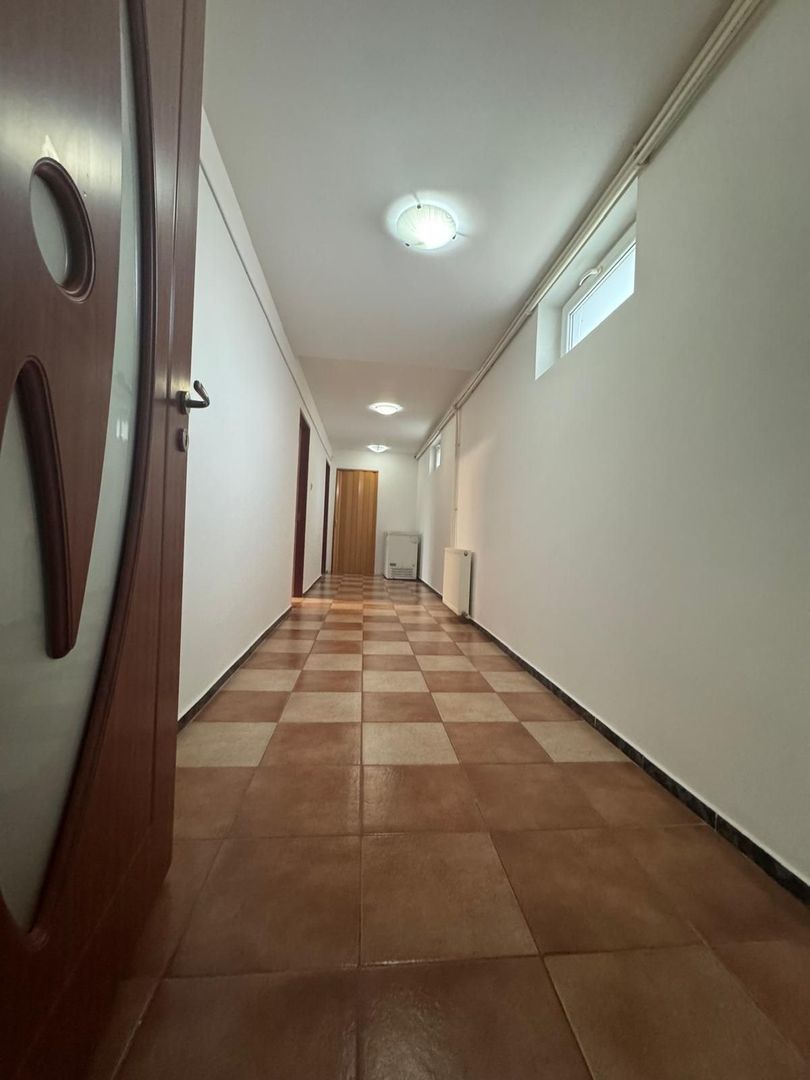 Casă de vânzare pe strada Sabarului - Poză 5