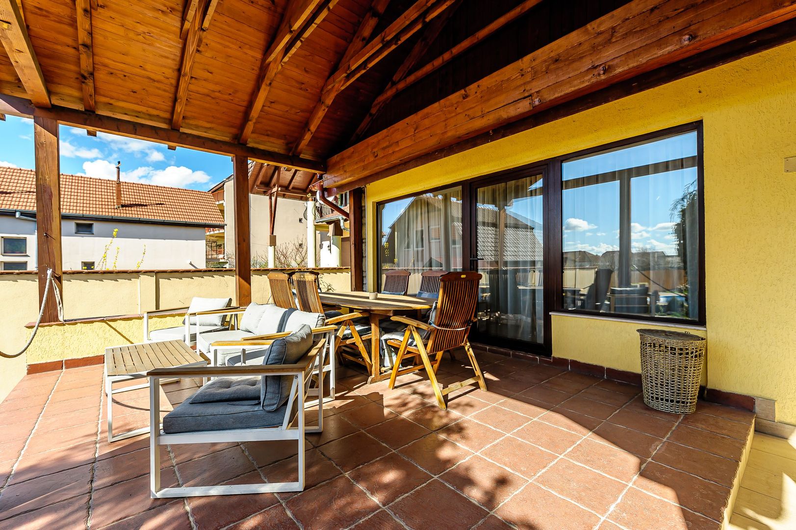 Vilă unică în Părneava - Poză 12