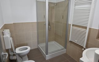 Casă / Vilă cu 4 camere de închiriat în zona Aradului - Poză 10