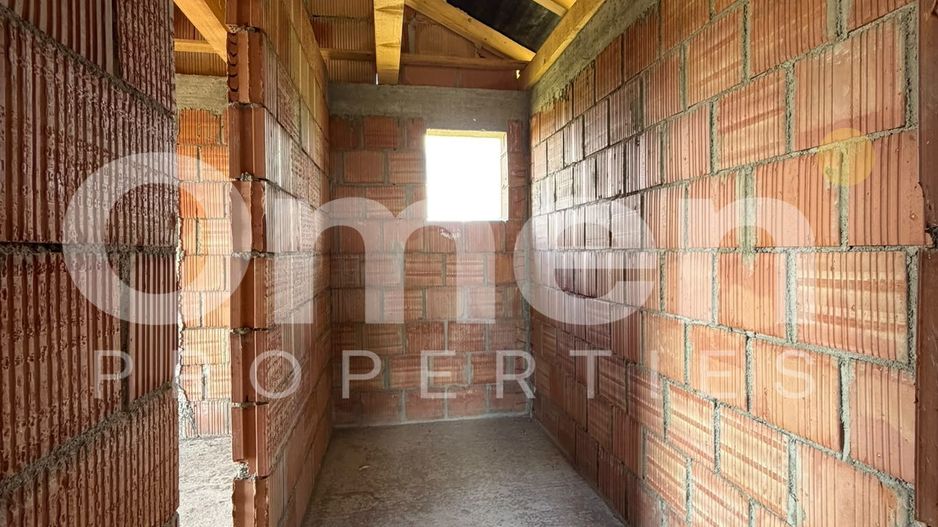 Casa la rosu de vanzare | 120 mp | 5 ari de teren | sat Sasar - Poză 8
